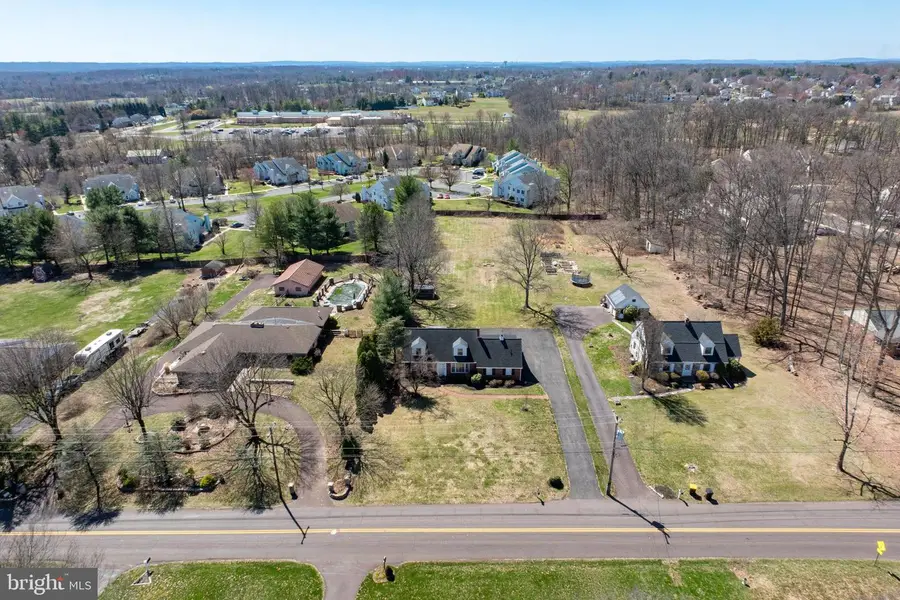 382 Oak Dr, Harleysville, PA 19438 - #3