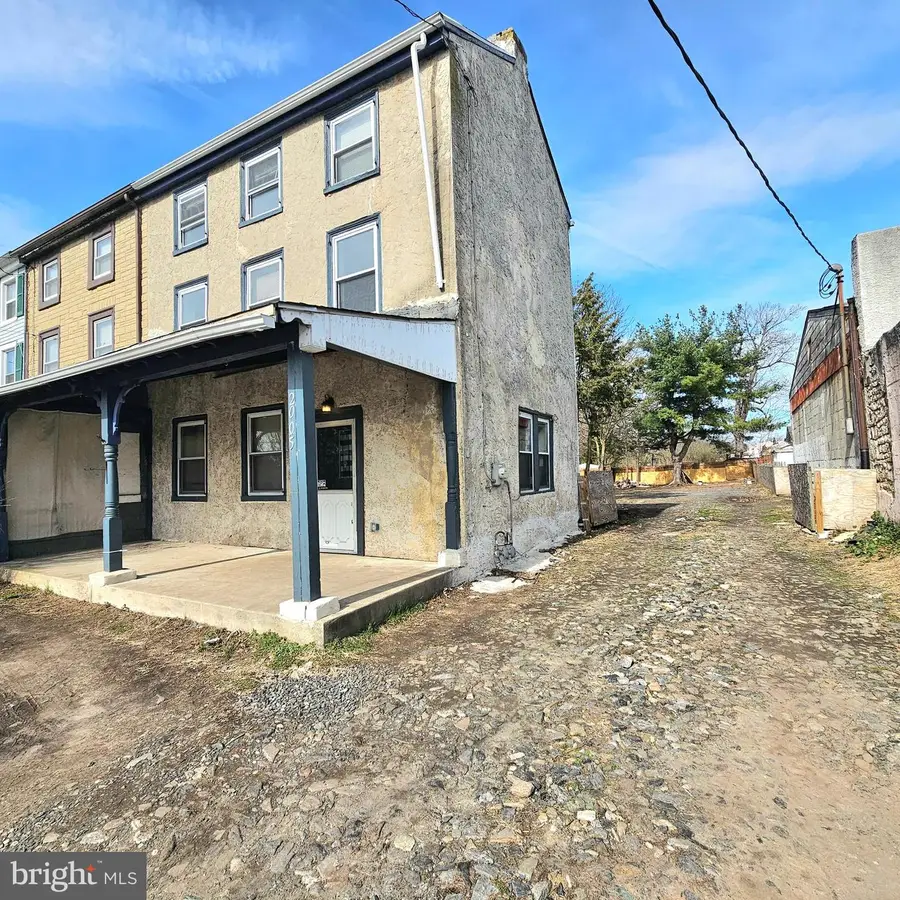 2005 W Main St, Norristown, PA 19403 - #2