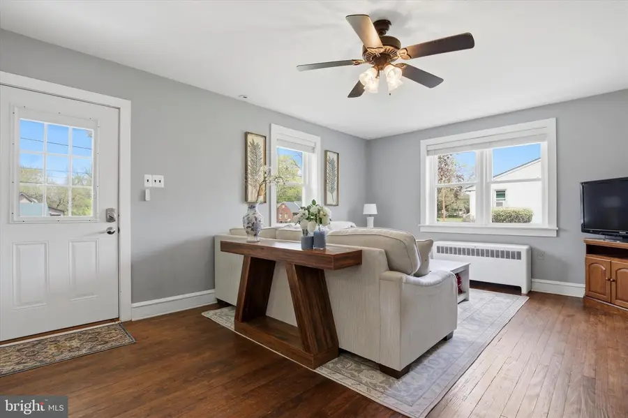 713 S Towamencin Ave, Lansdale, PA 19446 - #3