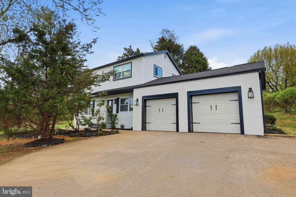 2213 Camp Hill Rd, Fort Washington, PA 19034 - #1