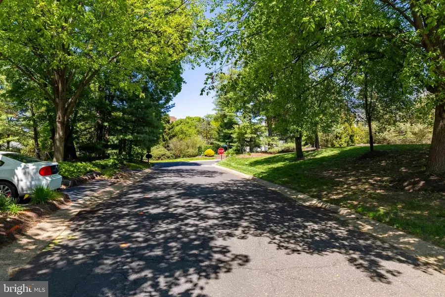 11 Red Oak Dr, Elkins Park, PA 19027 - #3