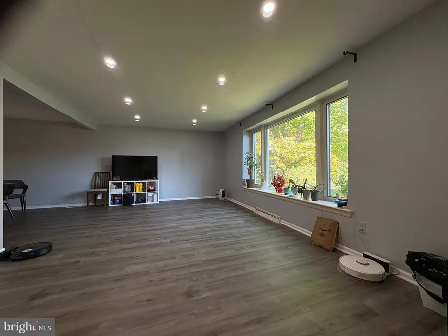 416 Emerson Rd, Huntingdon Valley, PA 19006 - #3