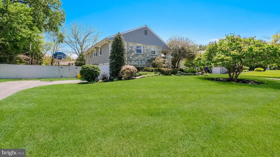 2002 Lantern Ln, Oreland, PA 19075 - #3