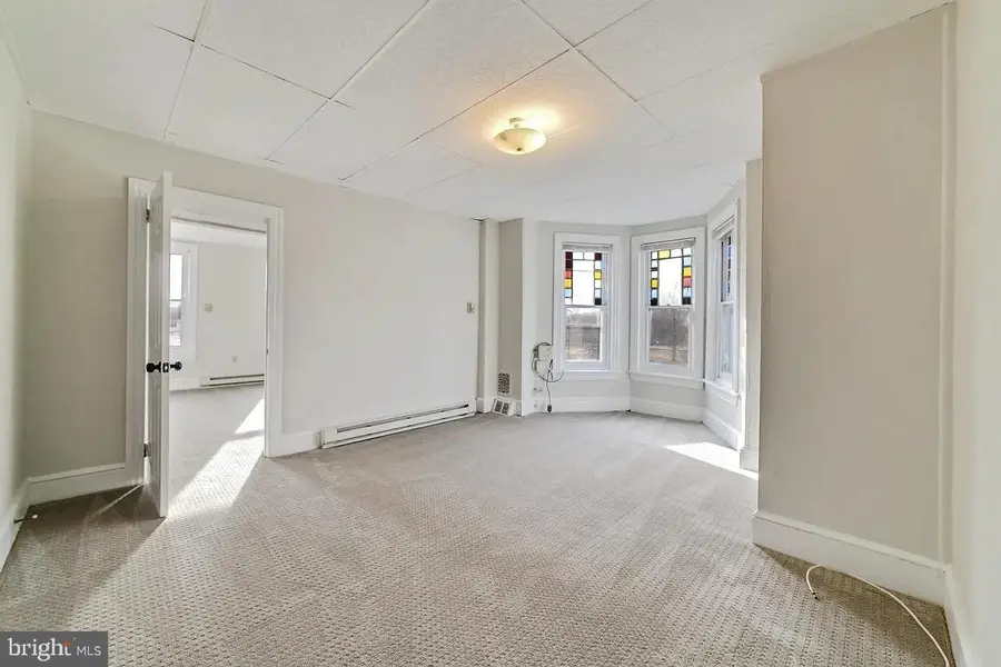 301 E Vine St, Pottstown, PA 19464 - #2