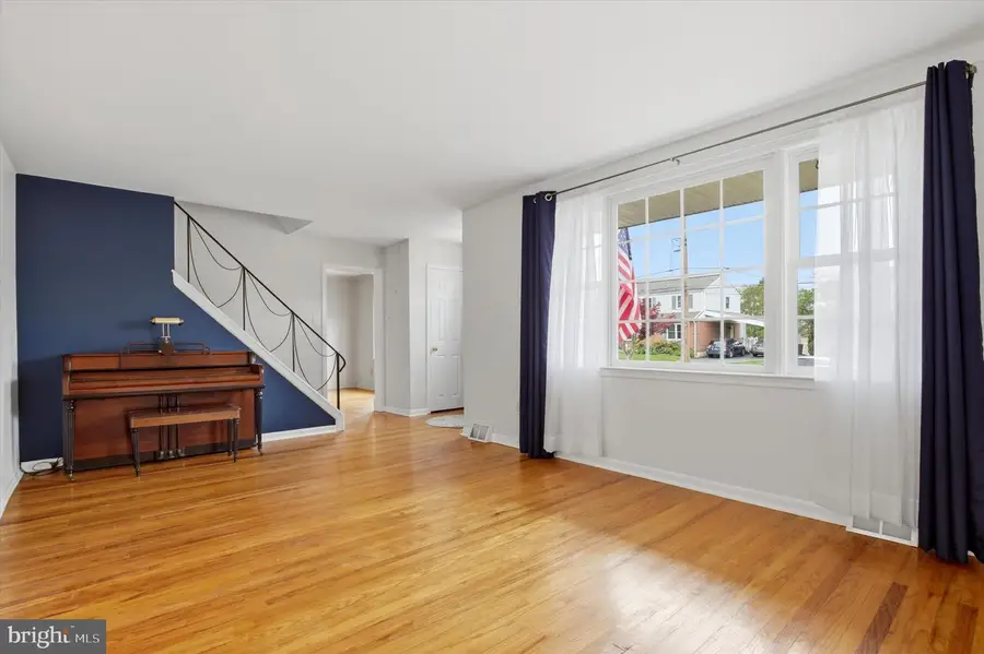 709 Suellen Dr, King Of Prussia, PA 19406 - #3