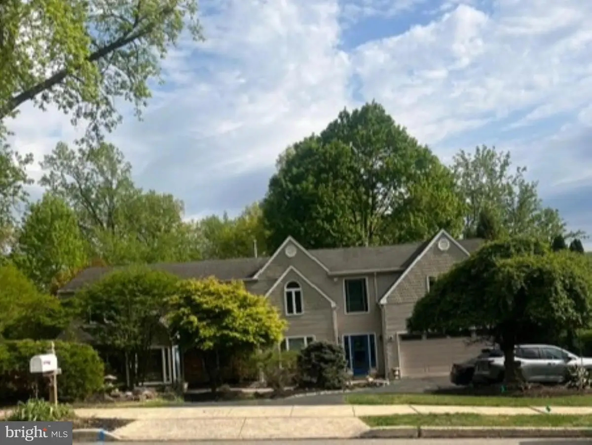 1 Pear Tree Ln, Lafayette Hill, PA 19444 - #1