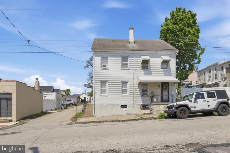 712 Wells St, Conshohocken, PA 19428 - #2