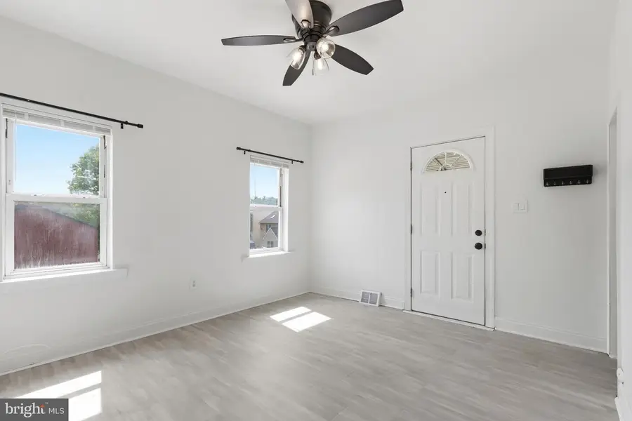 712 Wells St, Conshohocken, PA 19428 - #3