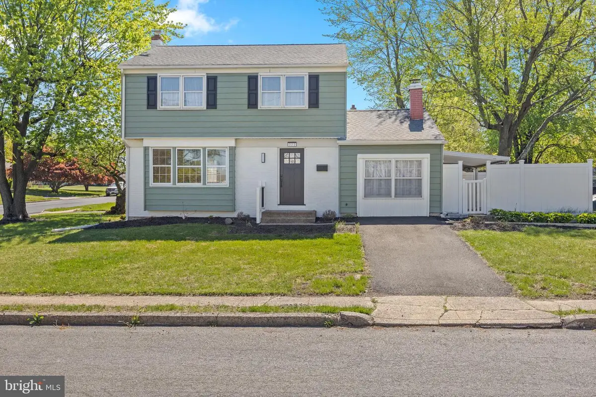 323 Edgewood Ave, Lansdale, PA 19446 - #1
