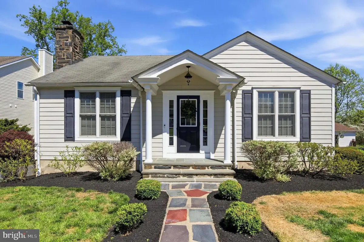 908 Summit Ave, Schwenksville, PA 19473 - #1
