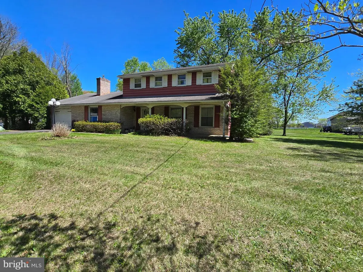314 Neiffer Rd, Schwenksville, PA 19473 - #1