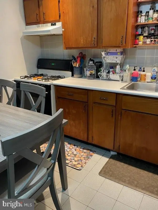2266 Jenkintown, Glenside, PA 19038 - #3