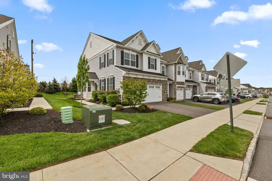 105 Woodwinds Dr, Collegeville, PA 19426 - #2