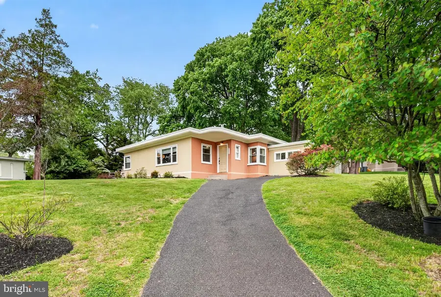 8309 Macarthur Rd, Glenside, PA 19038 - #2
