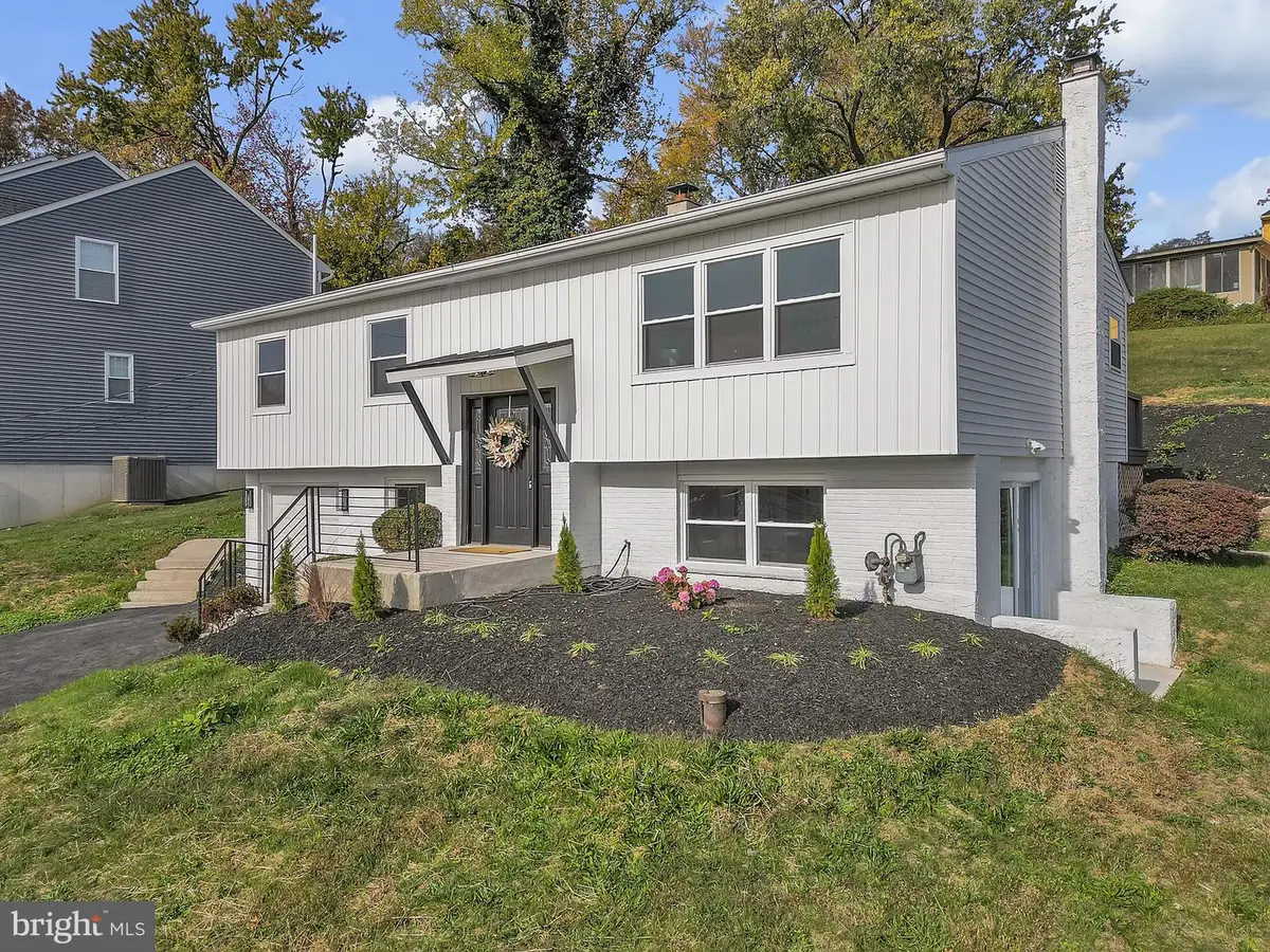 258 Tennessee Ave, Conshohocken, PA 19428 - #1