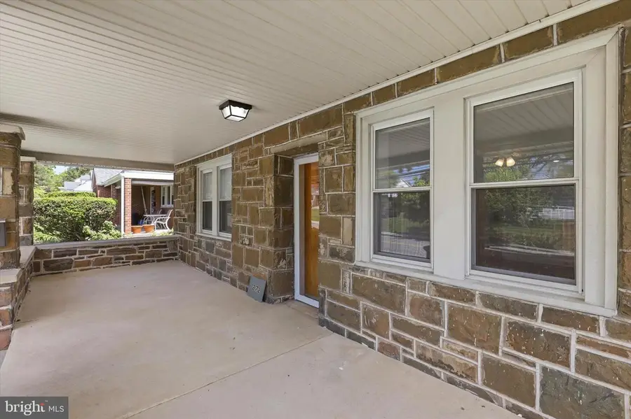 272 E North Ln, Conshohocken, PA 19428 - #3