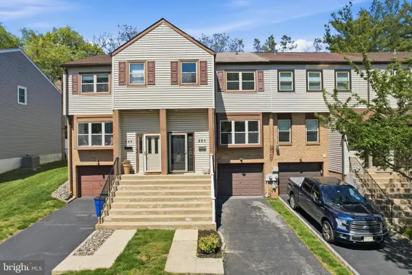 225 Birch Dr, LAFAYETTE HILL, PA 19444