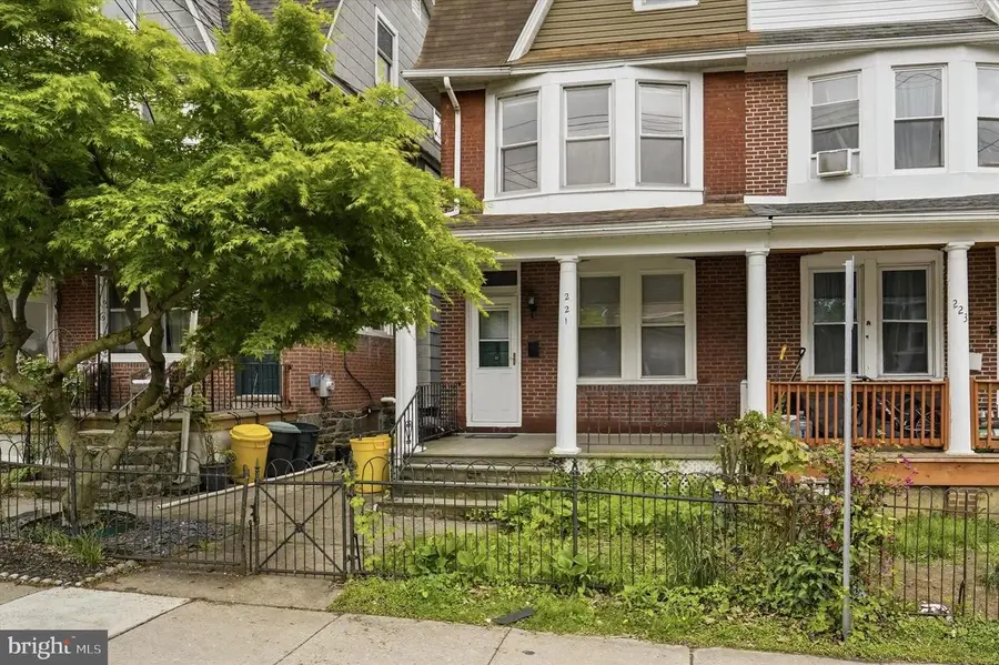 221 Ardmore Ave, Ardmore, PA 19003 - #2