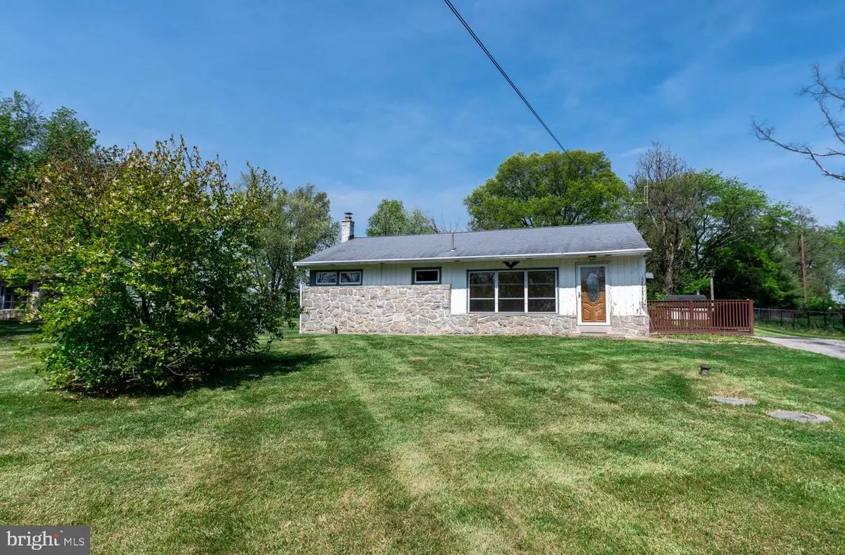 883 Bleim Rd, Pottstown, PA 19464 - #1