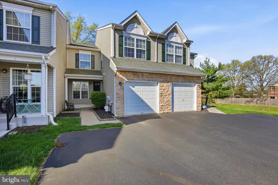 325 Green View Ct, Plymouth Meeting, PA 19462 - #2
