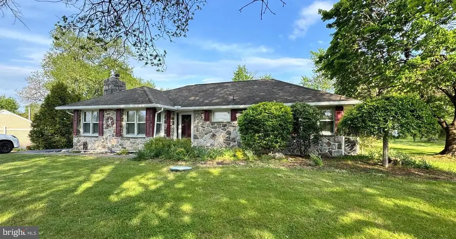 2072 Yarnall Rd, Pottstown, PA 19464 - #2