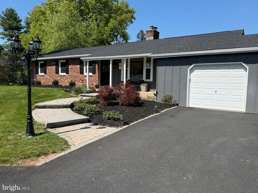 9 Acoma Ln, Collegeville, PA 19426 - #2