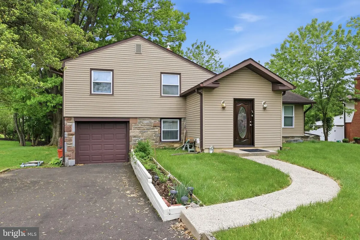 1111 Harriett Rd, Huntingdon Valley, PA 19006 - #1