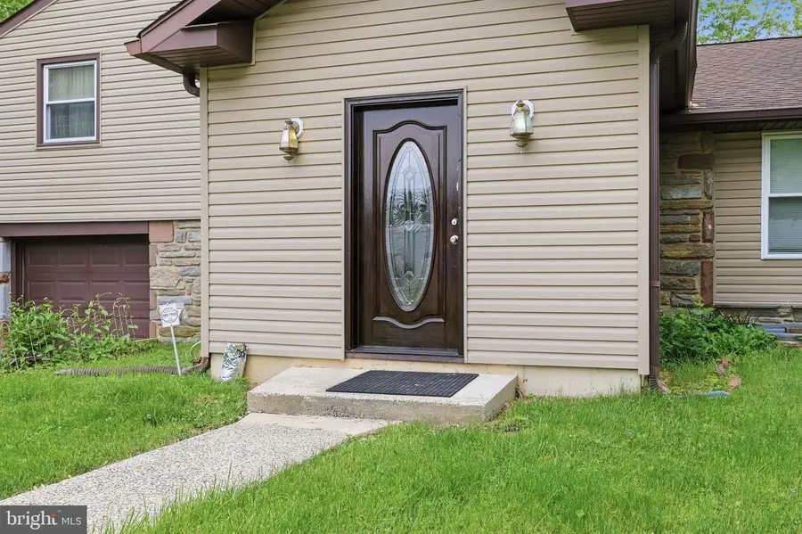 1111 Harriett Rd, Huntingdon Valley, PA 19006 - #3