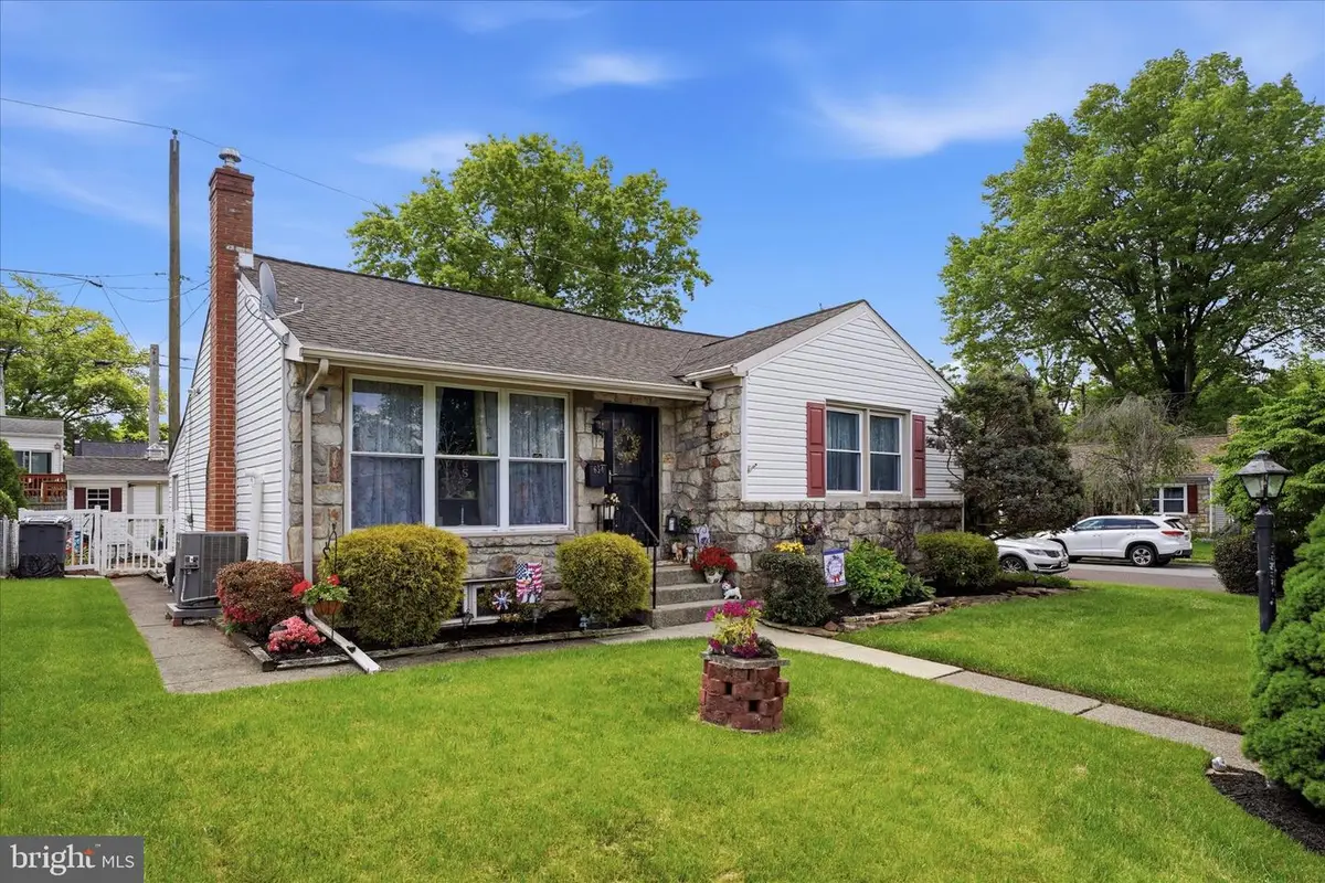 654 Oakdale Ave, Pottstown, PA 19464 - #1