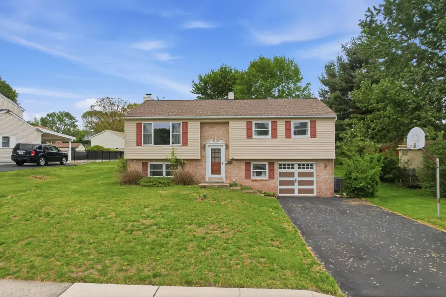 330 Wexford Rd, Red Hill, PA 18076 - #2