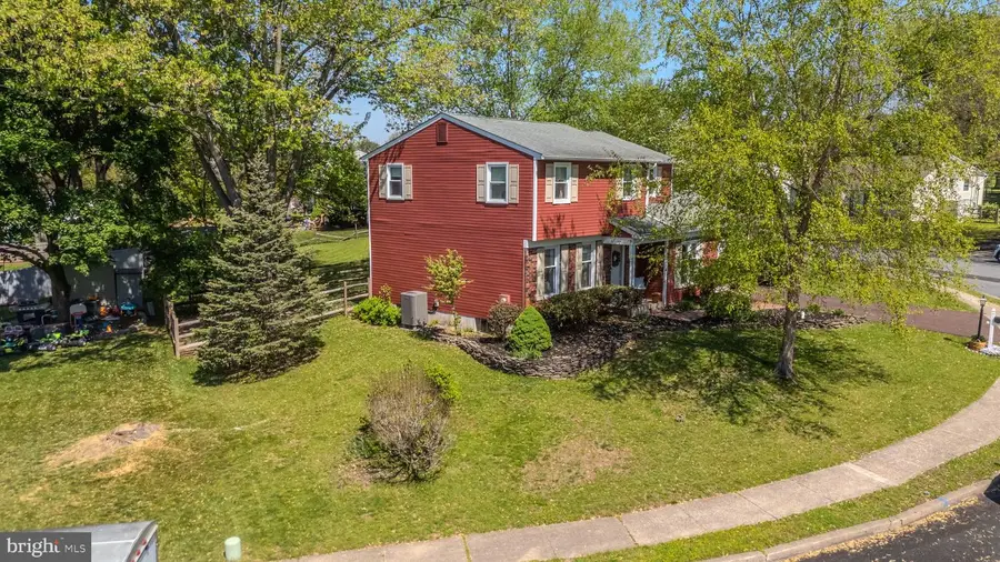 540 Pioneer Cir, Harleysville, PA 19438 - #3