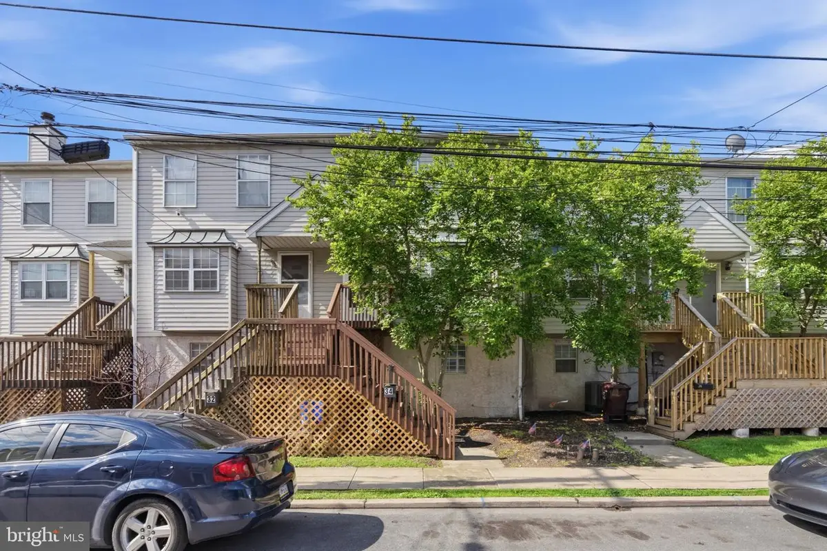 34 2nd St, Bridgeport, PA 19405 - #1