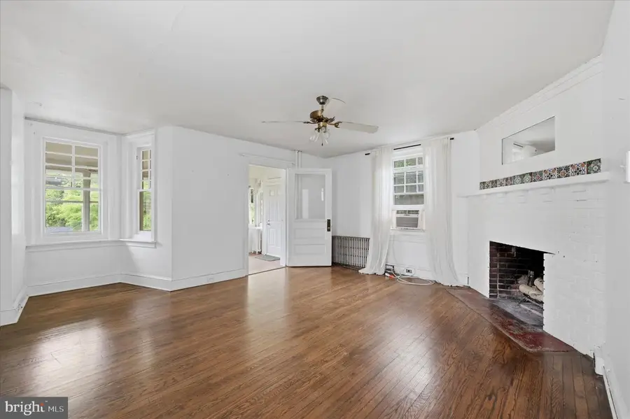 19 N Roberts Rd, Bryn Mawr, PA 19010 - #3