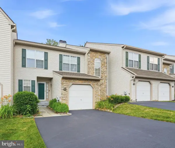 61 Hampton Ct, NORRISTOWN, PA 19403