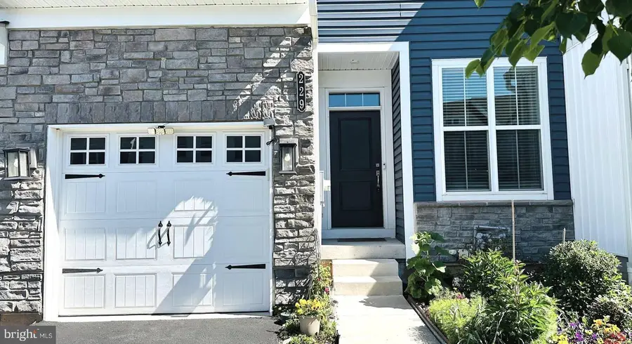 229 Wynstone Ct, Colmar, PA 18915 - #2