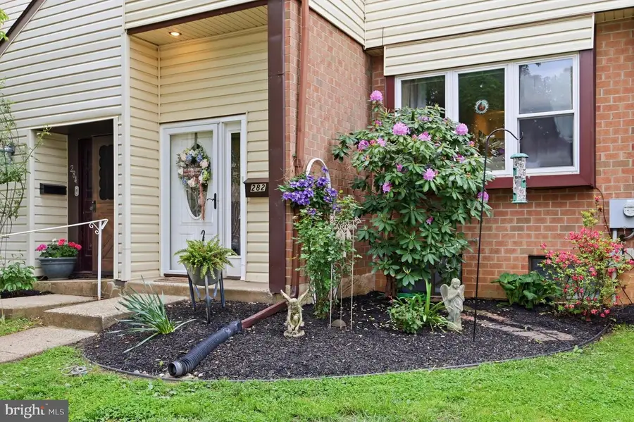 282 Birch Dr, Lafayette Hill, PA 19444 - #2