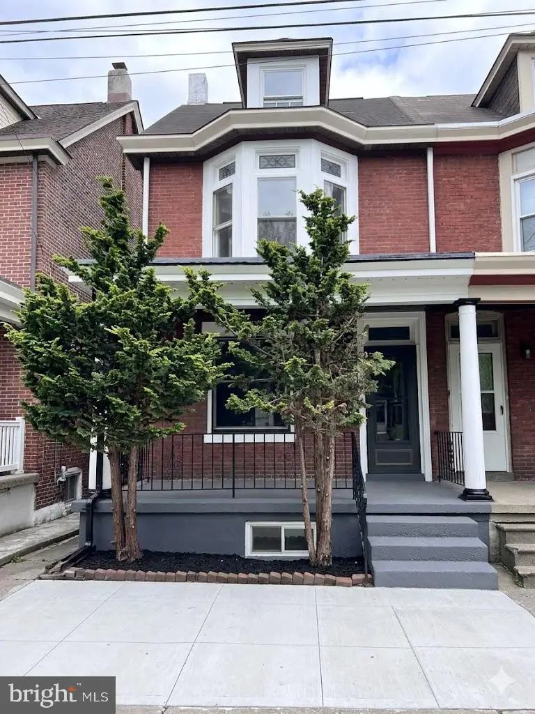 804 Queen St, Pottstown, PA 19464 - #1