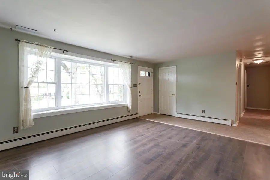 110 Knollwood Dr, Lansdale, PA 19446 - #2