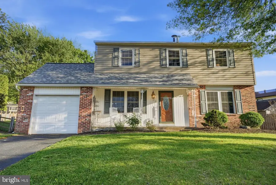 26 Iroquois Dr, Royersford, PA 19468 - #2