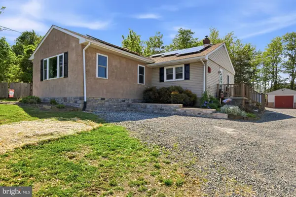 2301 N Charlotte St, POTTSTOWN, PA 19464