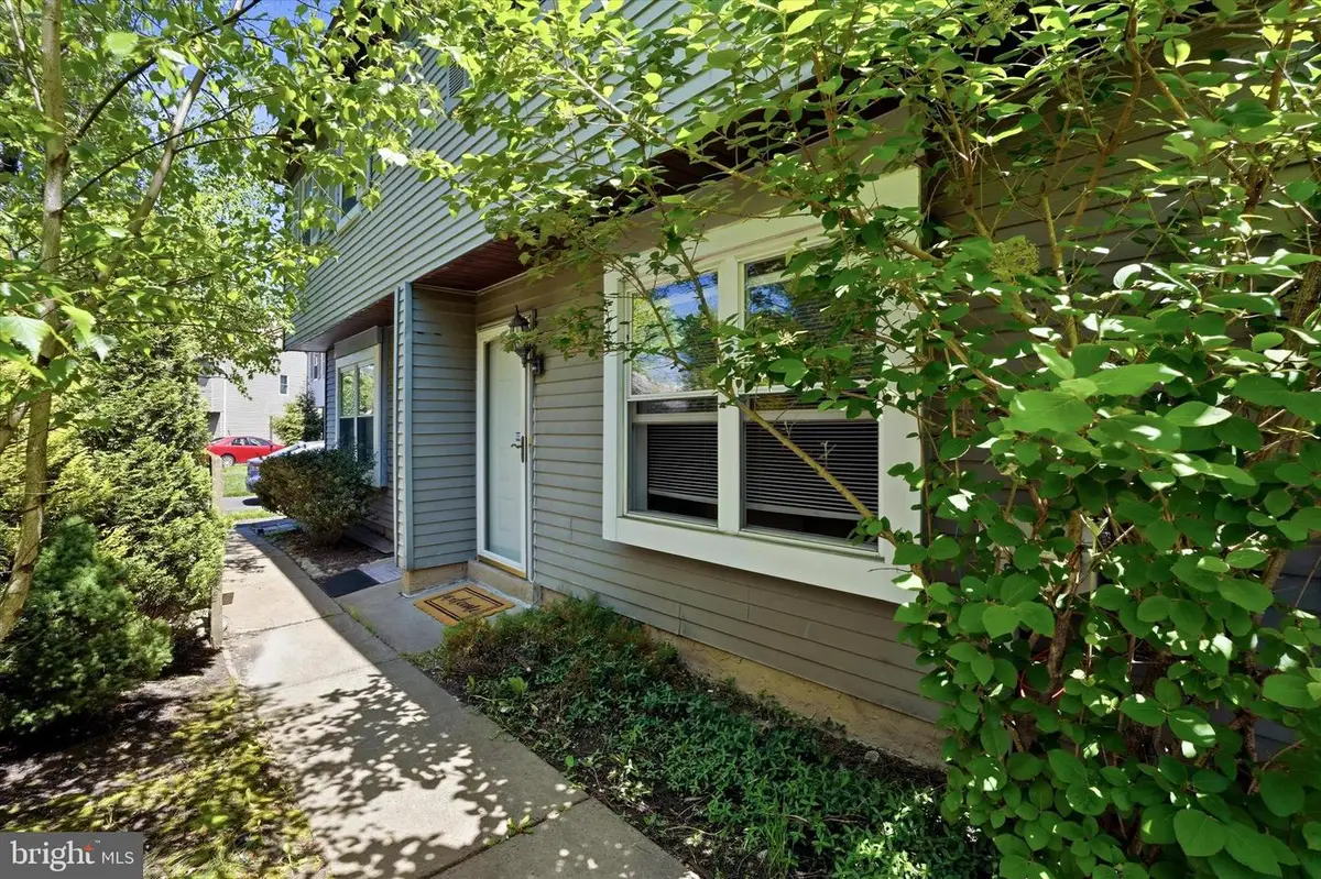 2 Horseshoe Cir, Horsham, PA 19044 - #1