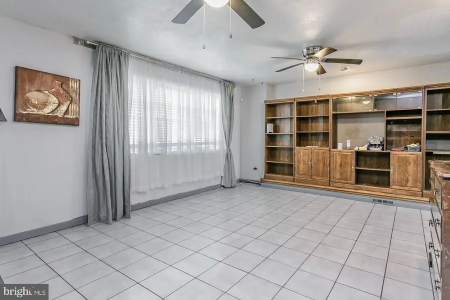 633 E Elm St, Norristown, PA 19401 - #2