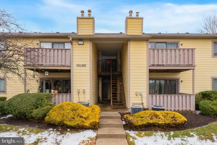 207 Stockton Ct ## 207 Bldg, North Wales, PA 19454 - #2