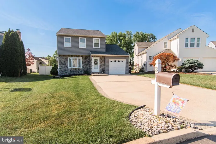 36 Pebble Dr, Horsham, PA 19044 - #2