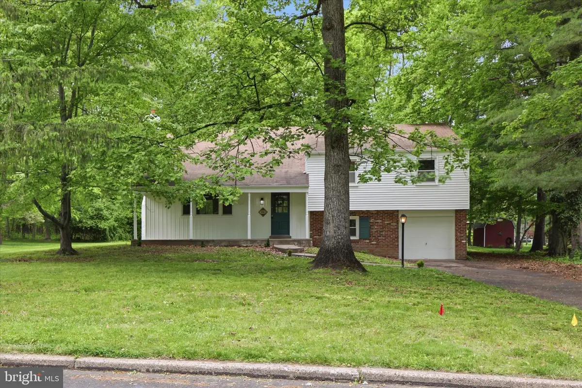 140 Woodland Dr, Lansdale, PA 19446 - #1