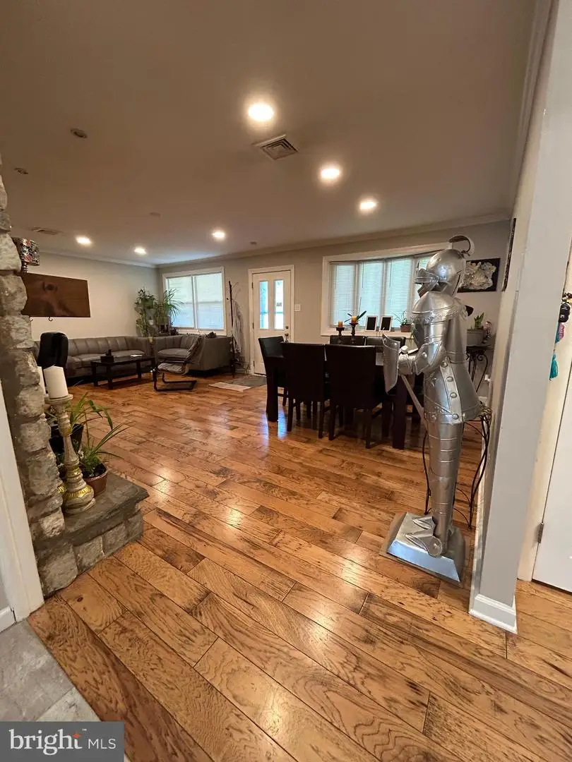 681 Pembroke Rd, Rydal, PA 19046 - #2