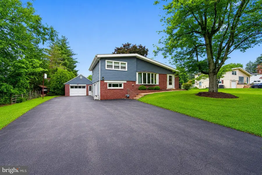 1649 Muhlenburg Dr, Blue Bell, PA 19422 - #2