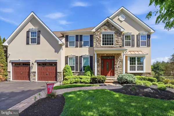 17 Carriage Cir, ROYERSFORD, PA 19468
