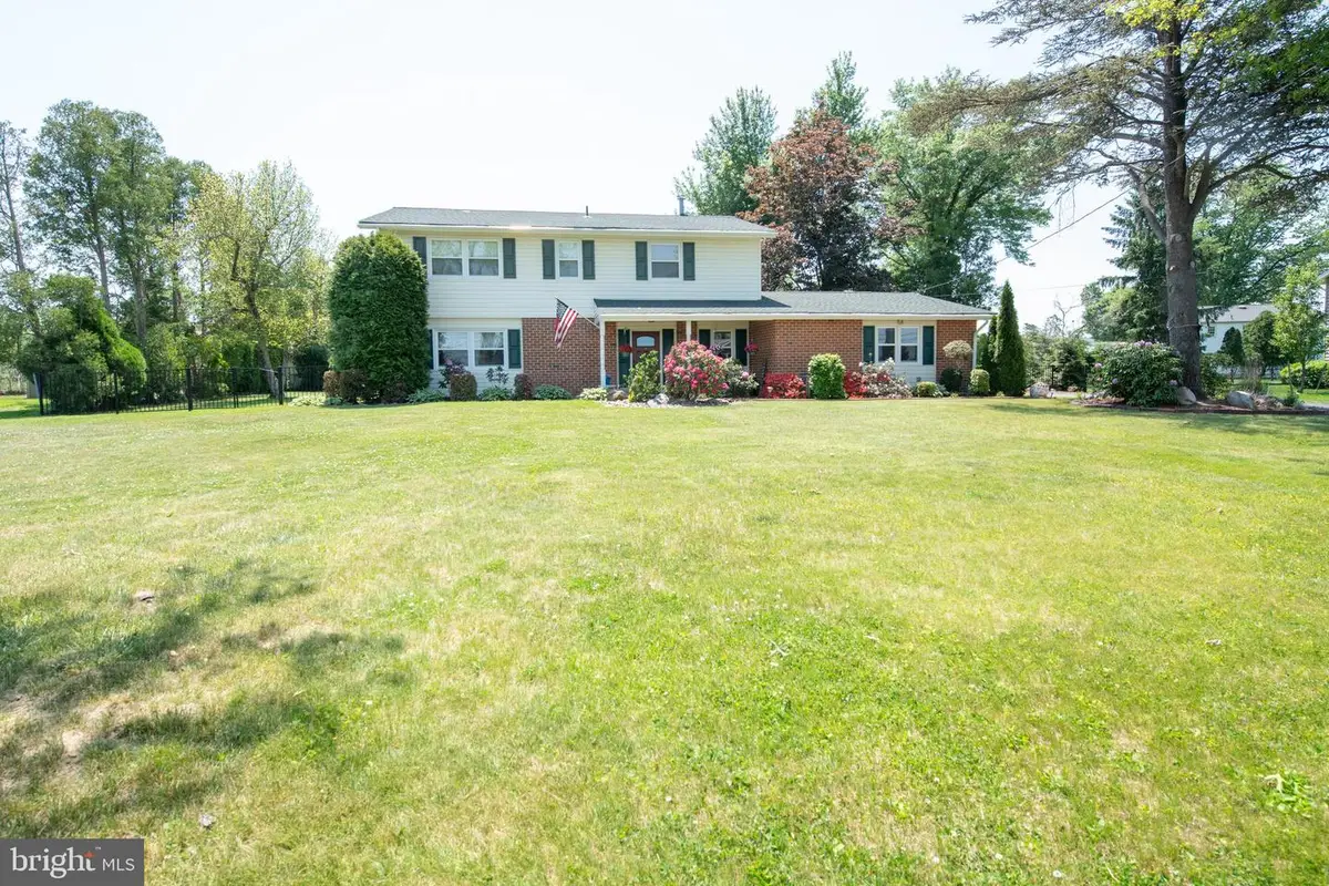 911 Thornton Rd, Horsham, PA 19044 - #1