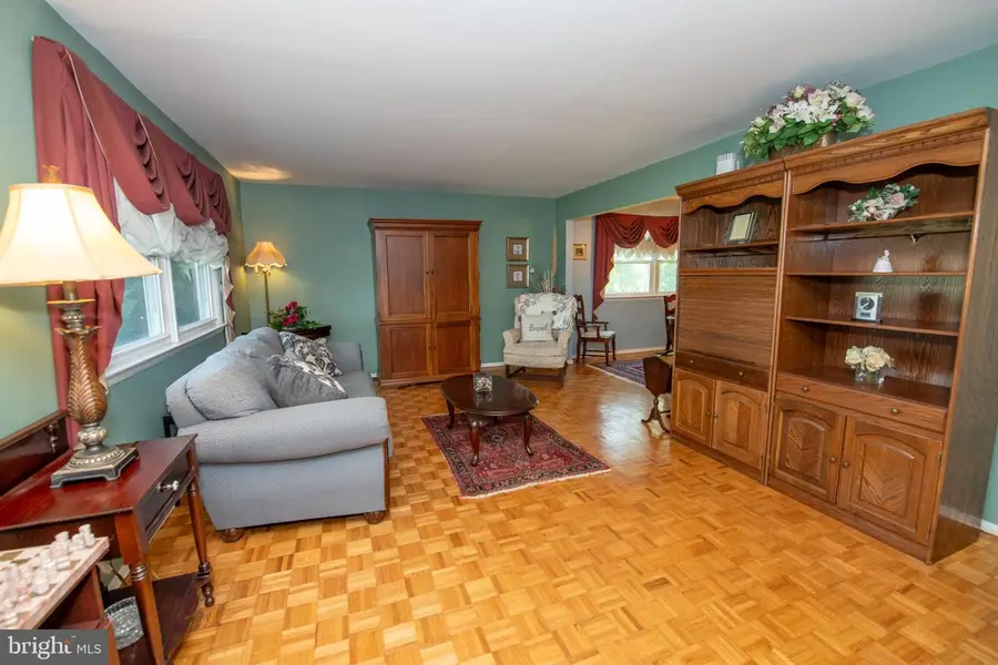 911 Thornton Rd, Horsham, PA 19044 - #2